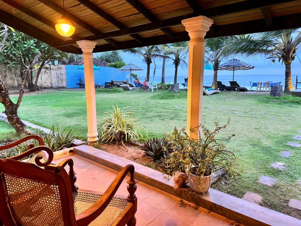 Isle Of Thalpe Bed & Breakfast Unawatuna Ngoại thất bức ảnh