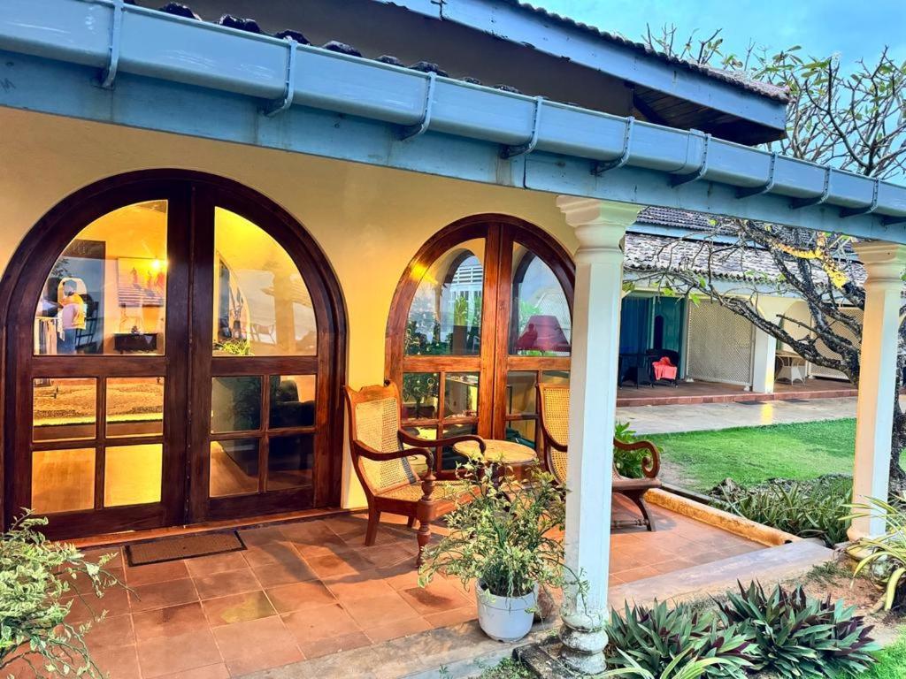 Isle Of Thalpe Bed & Breakfast Unawatuna Ngoại thất bức ảnh