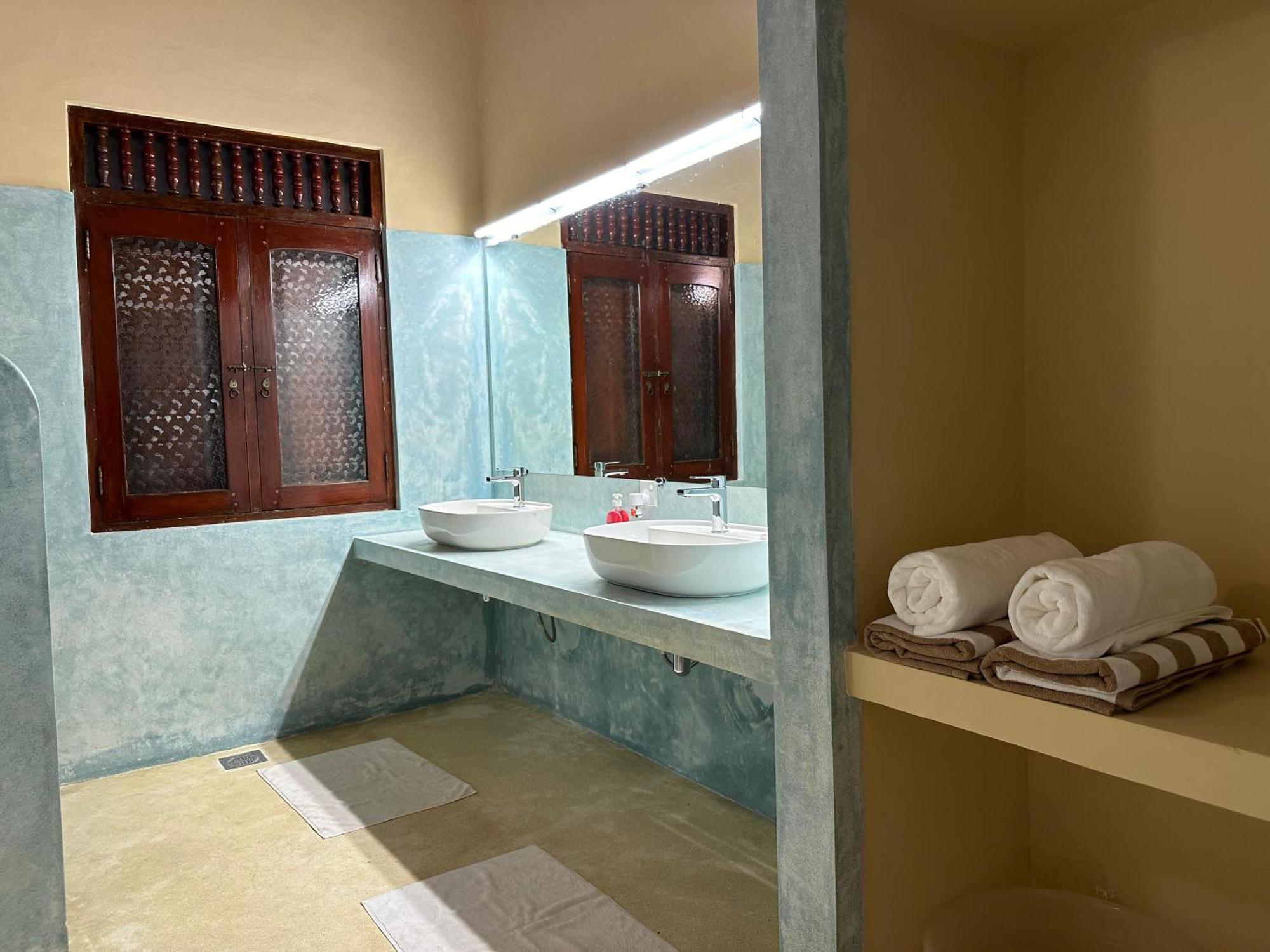 Isle Of Thalpe Bed & Breakfast Unawatuna Ngoại thất bức ảnh
