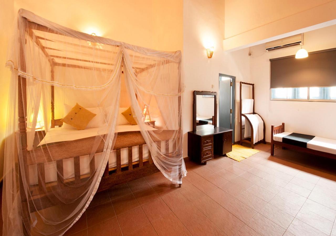 Isle Of Thalpe Bed & Breakfast Unawatuna Ngoại thất bức ảnh